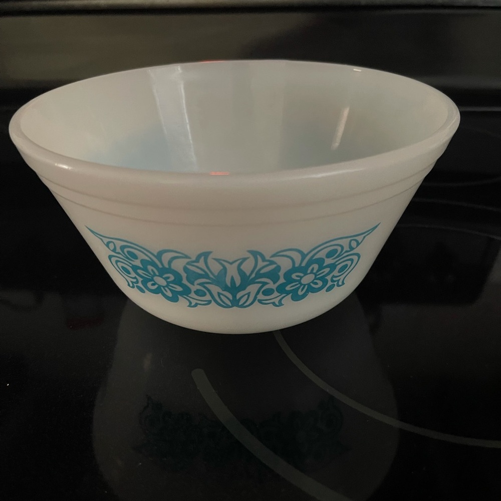Vintage Federal Milk Glass Bowl Blue Flowers